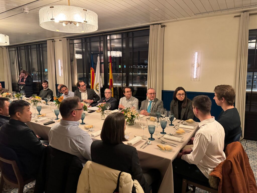 Cena de entrega de los Premios Rotary Club Valencia Centro a los Trabajos Fin de Grado en Física